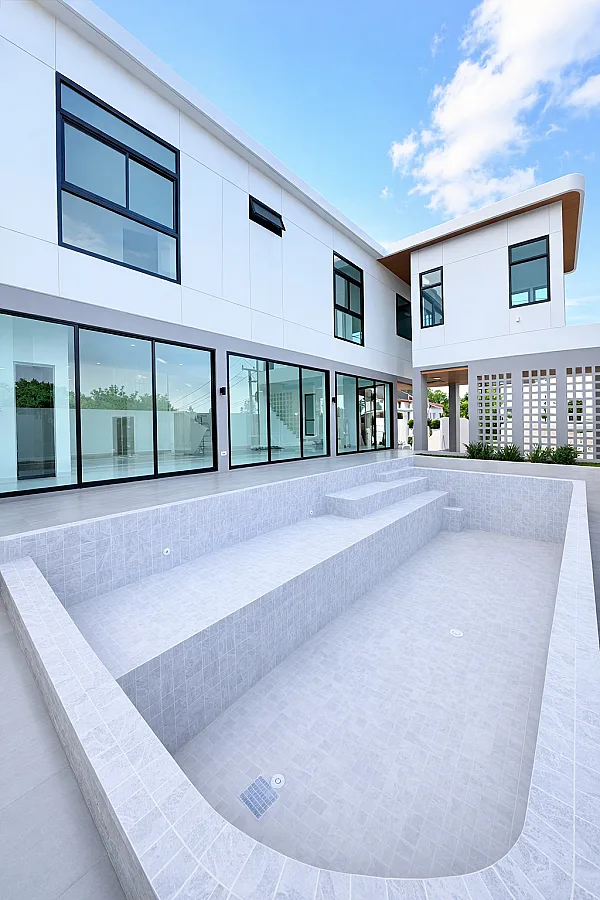 NAI Villas Urban